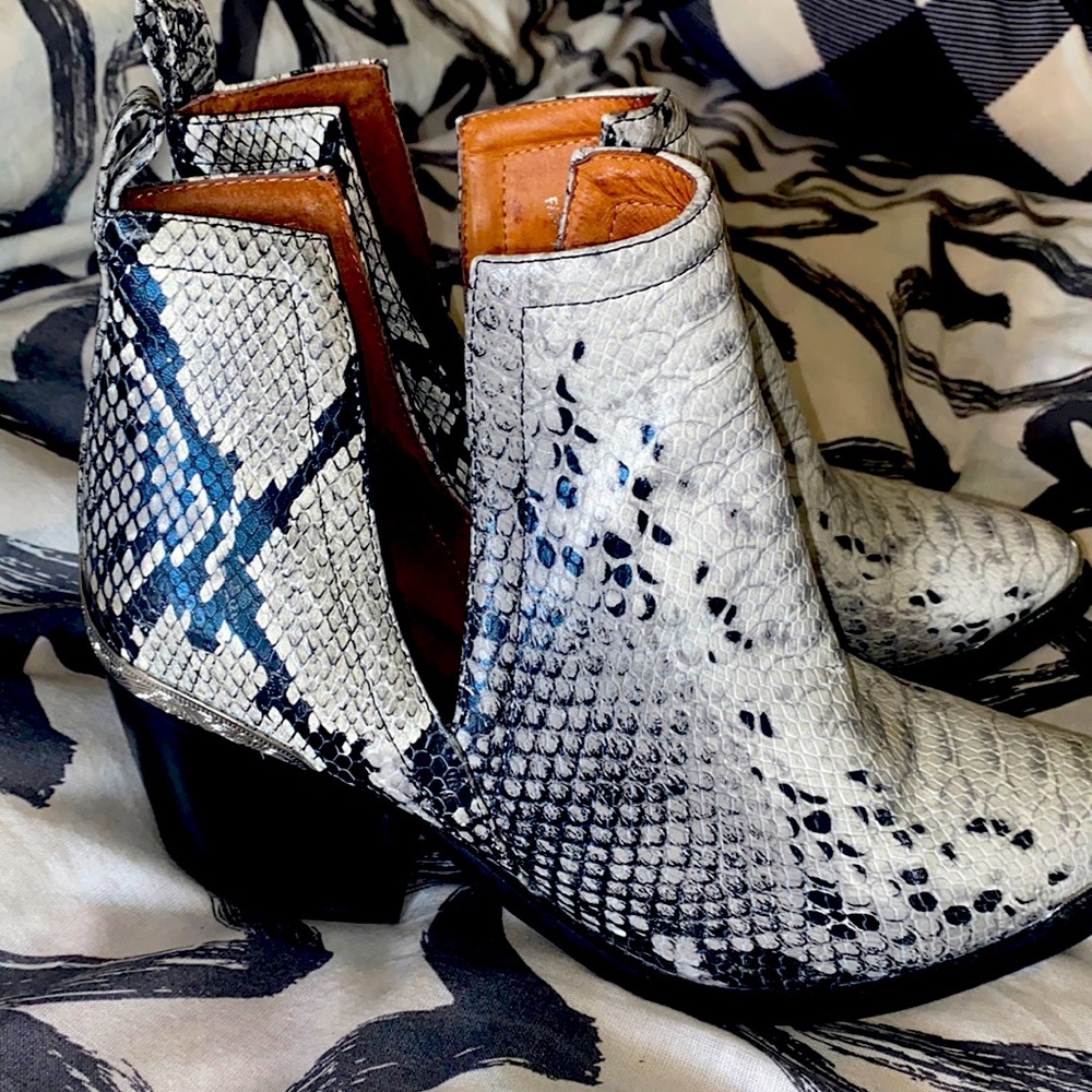 Jeffrey Campbell snake skin ankle boots gray black and white